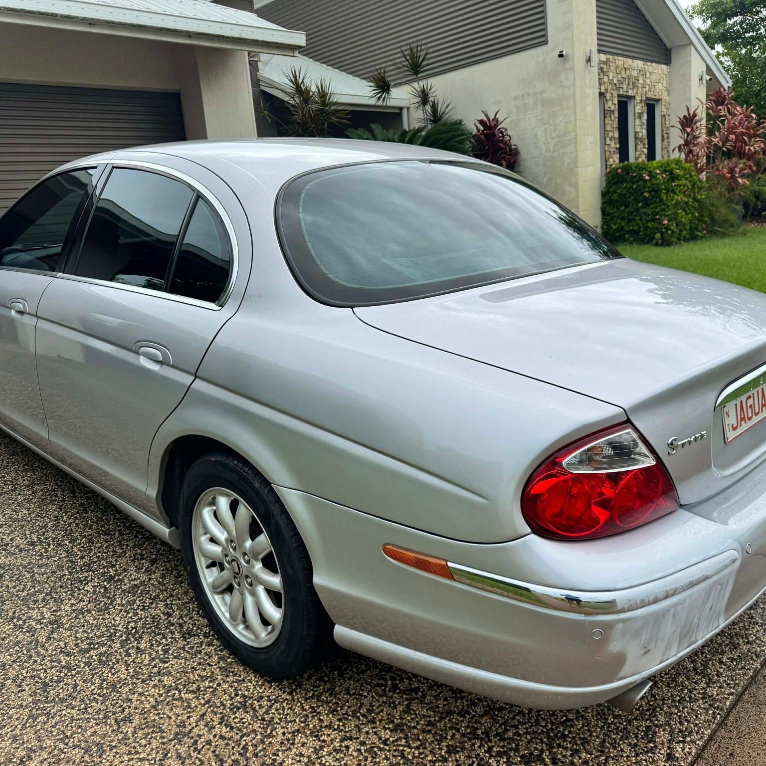 Jaguar S-Type — rear quarter detailed